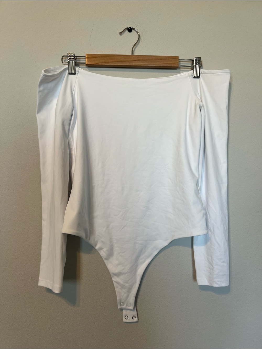 NUUDS White Off The Shoulder Bodysuit L